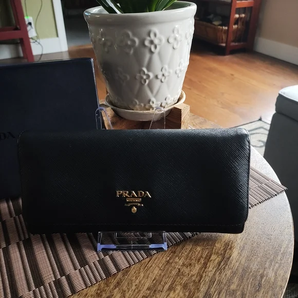 EUC Large Prada Black Leather Wallet - Picture 2 of 11